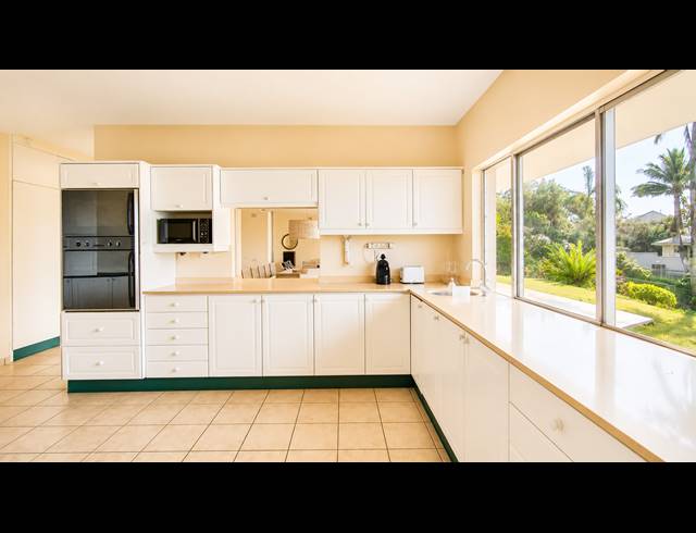 7 BEDROOM HOUSE FOR SALE IN SHEFFIELD BEACH